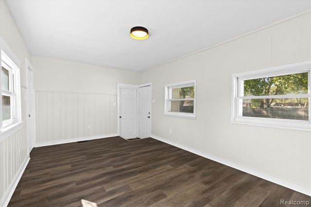 14092 Knox Avenue, Warren, MI 48089