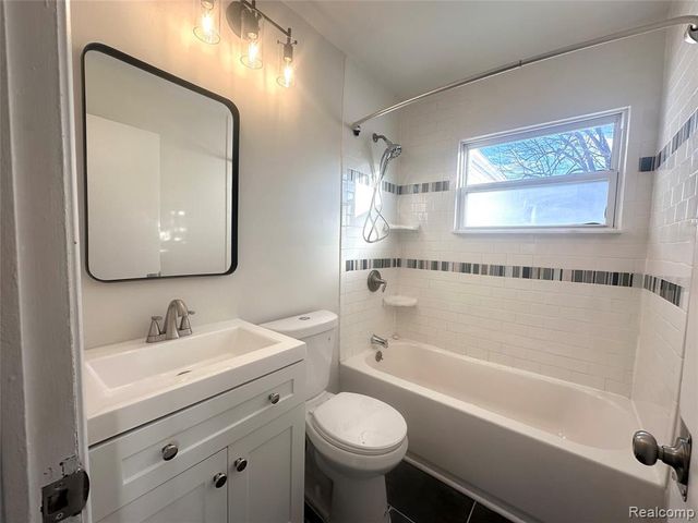 14092 Knox Avenue, Warren, MI 48089