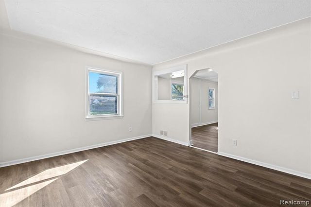 14092 Knox Avenue, Warren, MI 48089