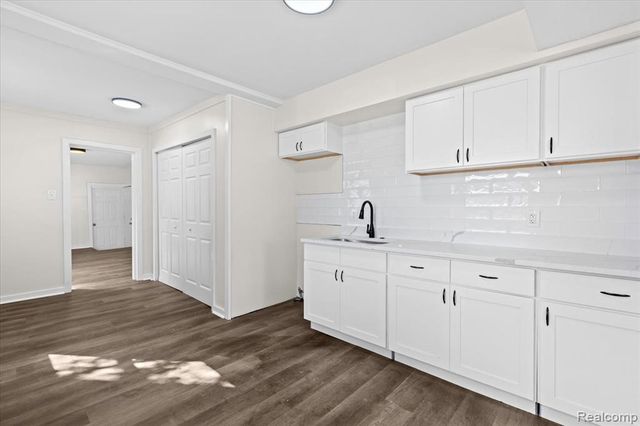 14092 Knox Avenue, Warren, MI 48089