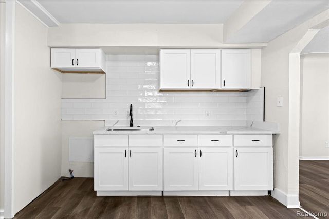 14092 Knox Avenue, Warren, MI 48089