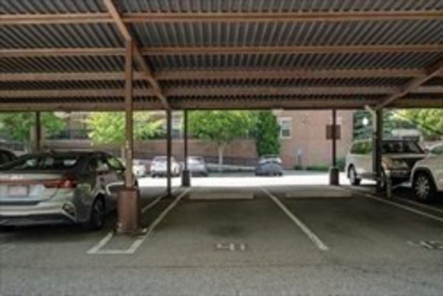 20 Hammond 102, Newton, MA 02467