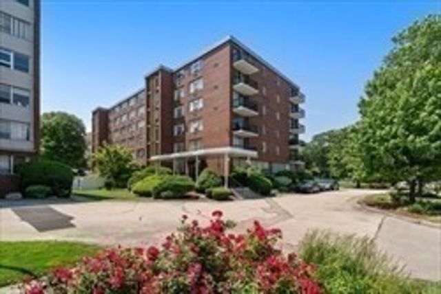 20 Hammond 102, Newton, MA 02467