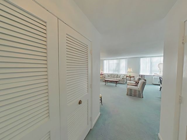20 Hammond 102, Newton, MA 02467