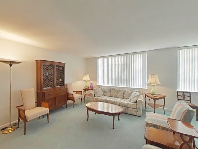 20 Hammond 102, Newton, MA 02467