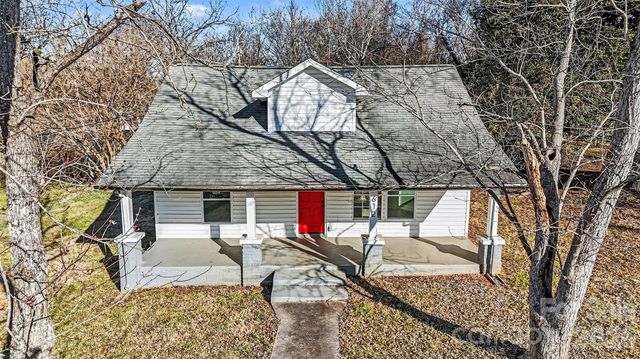 612 E E Street, Newton, NC 28658