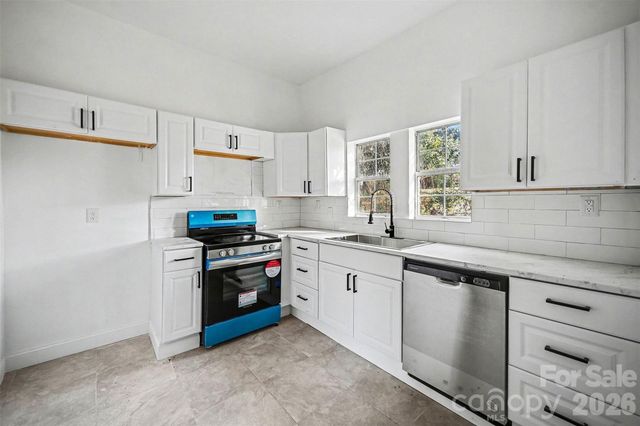 612 E E Street, Newton, NC 28658