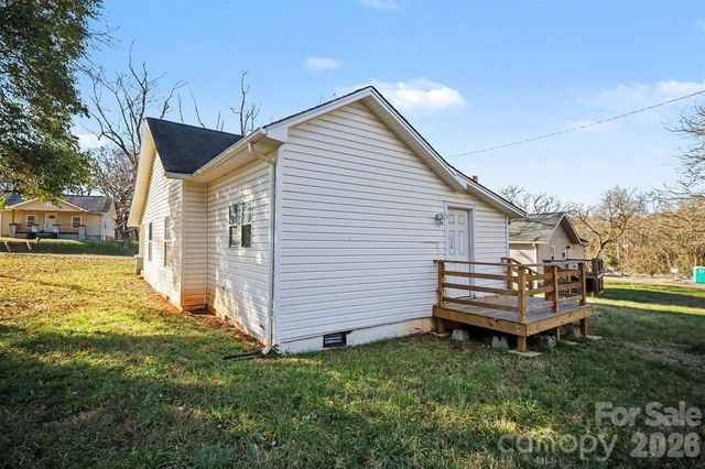 612 E E Street, Newton, NC 28658