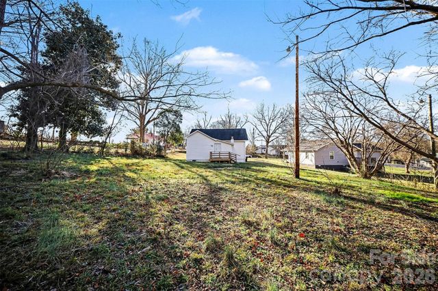 612 E E Street, Newton, NC 28658