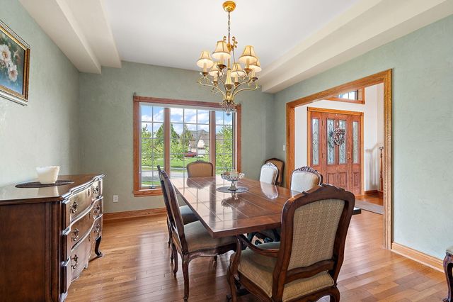 821 Mary Ellen Drive, Crown Point, IN 46307