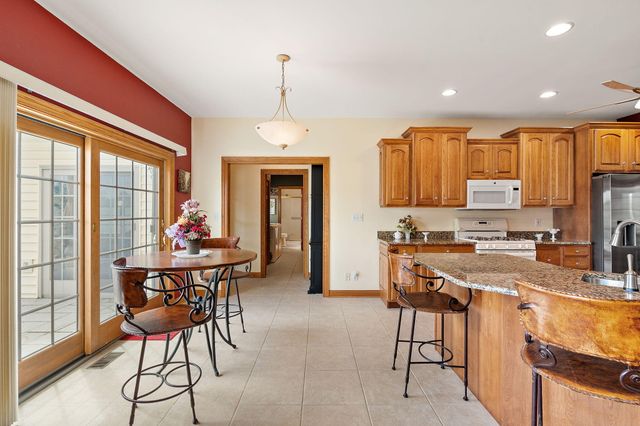 821 Mary Ellen Drive, Crown Point, IN 46307