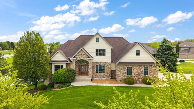 821 Mary Ellen Drive, Crown Point, IN 46307