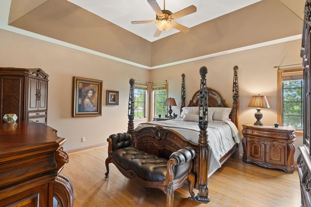 821 Mary Ellen Drive, Crown Point, IN 46307