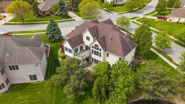 821 Mary Ellen Drive, Crown Point, IN 46307