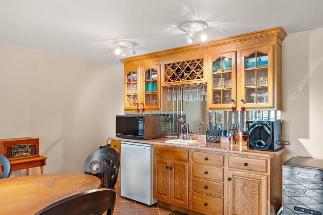 821 Mary Ellen Drive, Crown Point, IN 46307