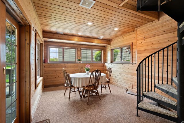 821 Mary Ellen Drive, Crown Point, IN 46307