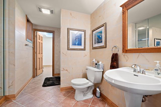 821 Mary Ellen Drive, Crown Point, IN 46307