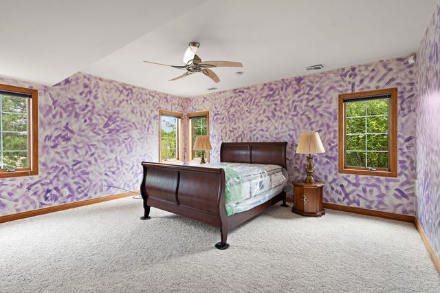 821 Mary Ellen Drive, Crown Point, IN 46307