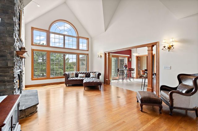 821 Mary Ellen Drive, Crown Point, IN 46307