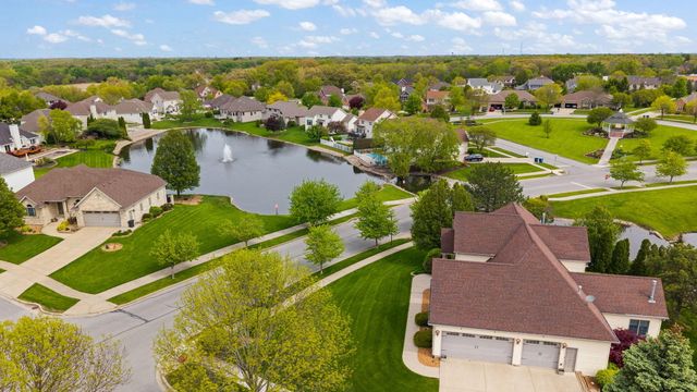 821 Mary Ellen Drive, Crown Point, IN 46307
