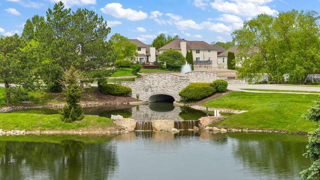 821 Mary Ellen Drive, Crown Point, IN 46307