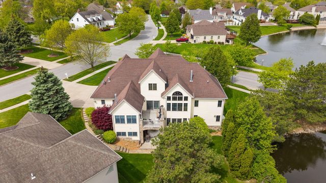 821 Mary Ellen Drive, Crown Point, IN 46307
