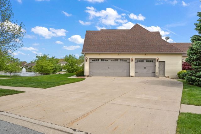 821 Mary Ellen Drive, Crown Point, IN 46307