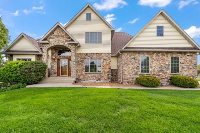 821 Mary Ellen Drive, Crown Point, IN 46307