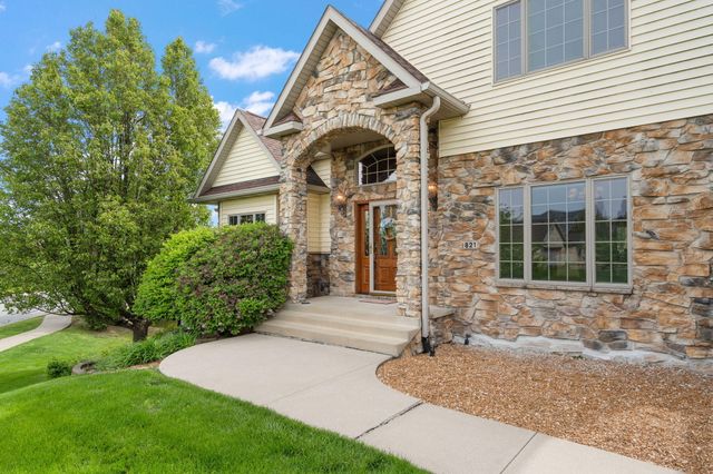 821 Mary Ellen Drive, Crown Point, IN 46307