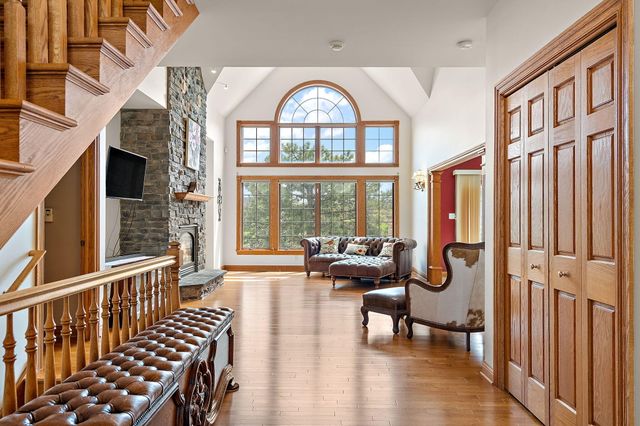 821 Mary Ellen Drive, Crown Point, IN 46307