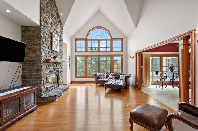 821 Mary Ellen Drive, Crown Point, IN 46307