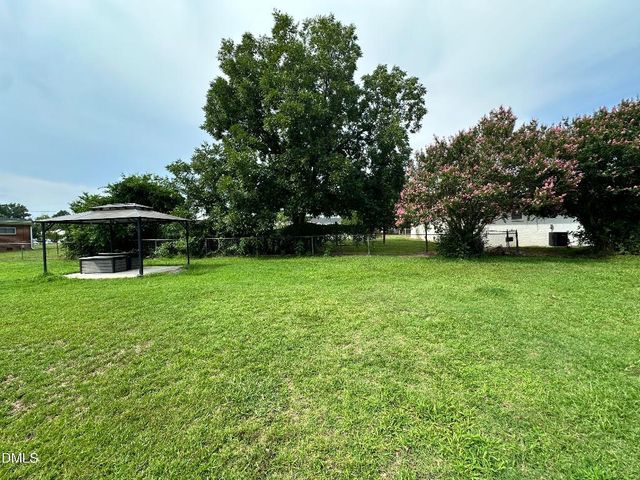 205 Cloverdale Drive, Smithfield, NC 27577