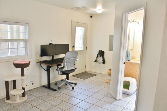 6910 Casa Loma Avenue, Dallas, TX 75214