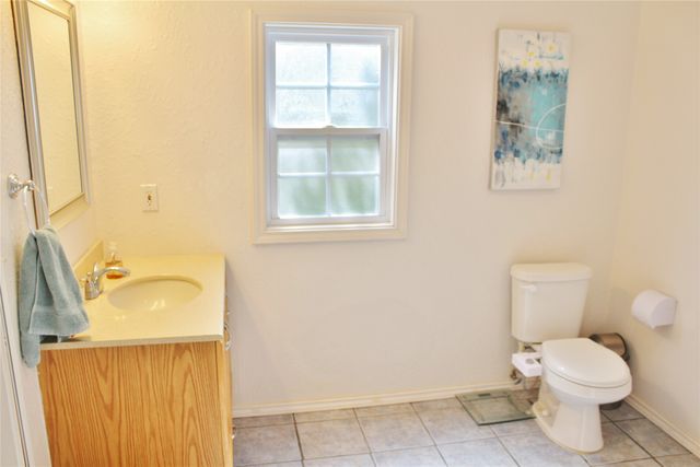 6910 Casa Loma Avenue, Dallas, TX 75214