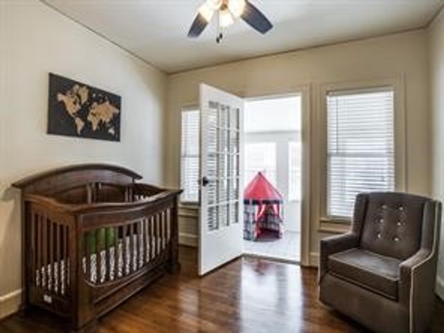 6910 Casa Loma Avenue, Dallas, TX 75214