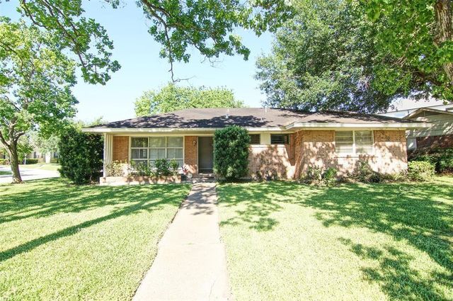 4048 Newshire Drive, Houston, TX 77025