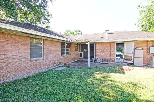 4048 Newshire Drive, Houston, TX 77025
