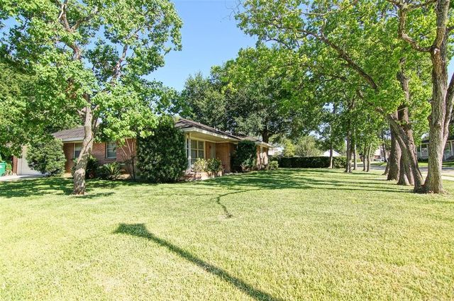 4048 Newshire Drive, Houston, TX 77025