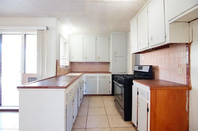 4048 Newshire Drive, Houston, TX 77025