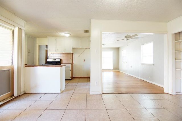 4048 Newshire Drive, Houston, TX 77025