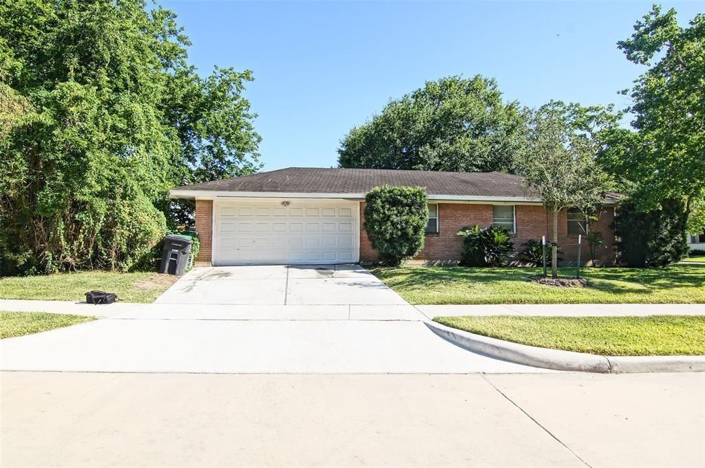 4048 Newshire Drive, Houston, TX 77025