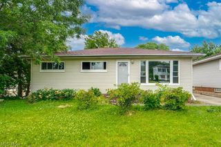 5833 Stumph Road, Parma Heights, OH 44130