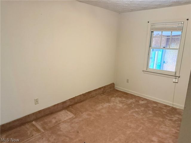 612 Briggs, Leavittsburg, OH 44430