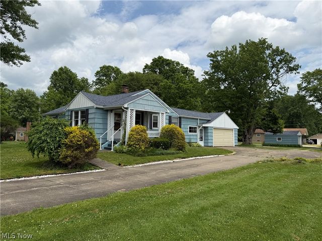 612 Briggs, Leavittsburg, OH 44430