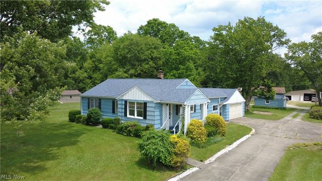 612 Briggs, Leavittsburg, OH 44430