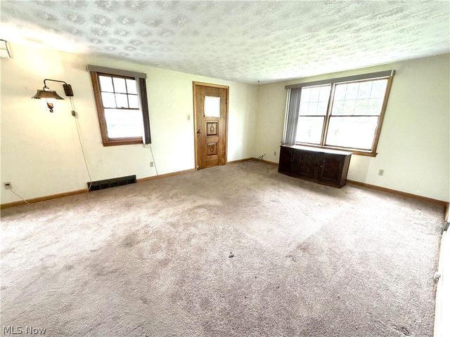 612 Briggs, Leavittsburg, OH 44430