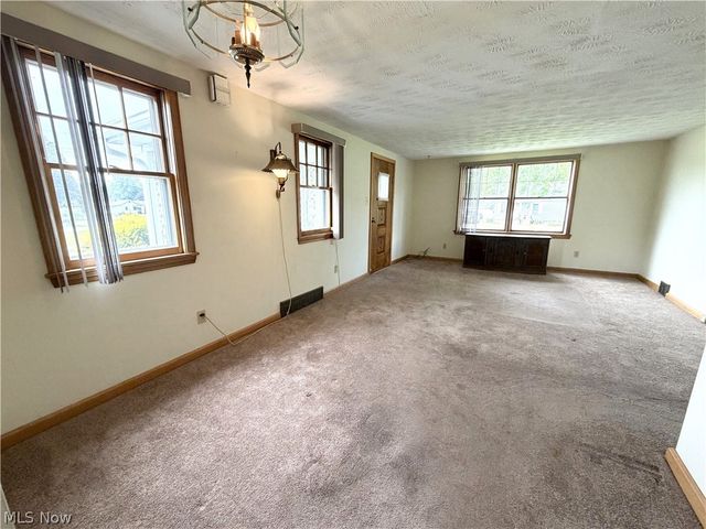 612 Briggs, Leavittsburg, OH 44430