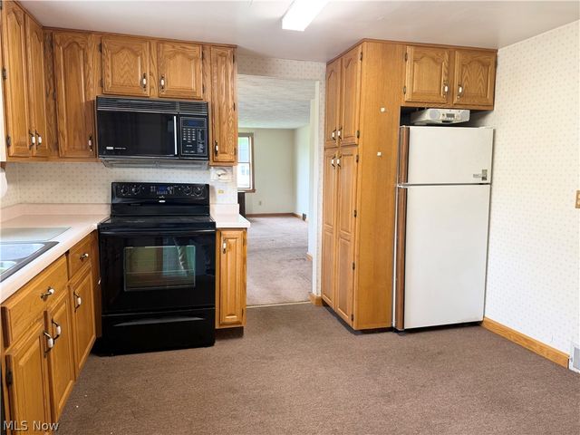 612 Briggs, Leavittsburg, OH 44430
