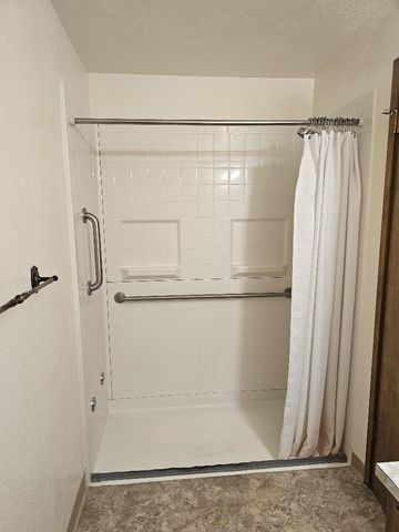 4443 Day Drive, Klamath Falls, OR 97603