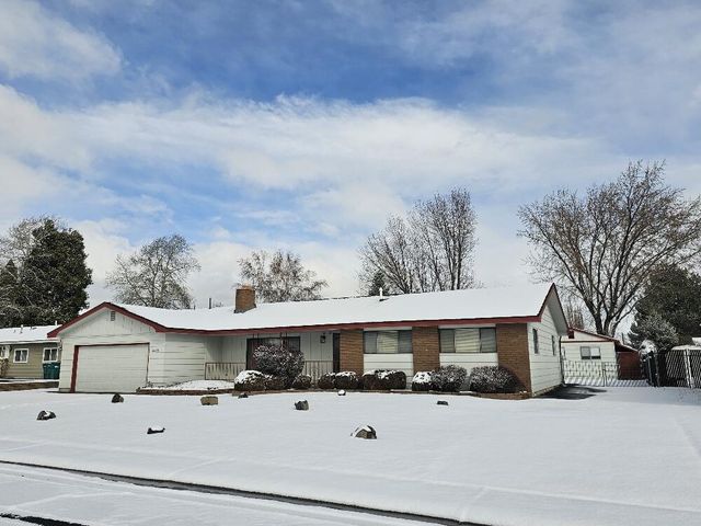 4443 Day Drive, Klamath Falls, OR 97603